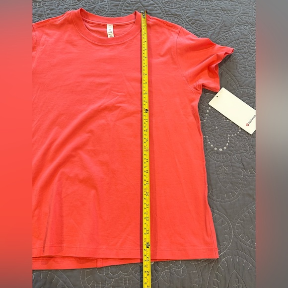 Lululemon Women’s Coral/Pink All Yours Tee NWT Size 2 - Picture 3 of 8